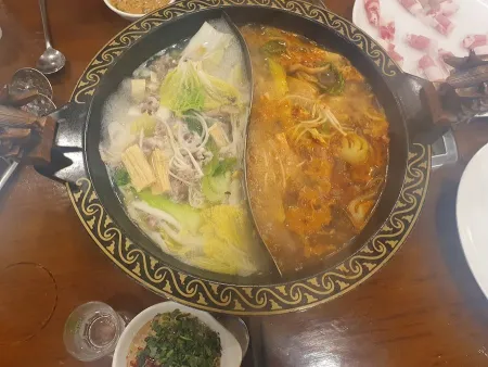 한반도 양꼬치 훠궈무한리필