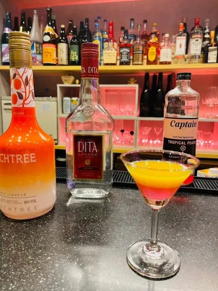 BAR HEY HEY
