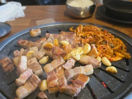 Naemameul Humchin Gogi Jurye Main Branch