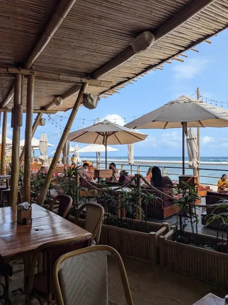 Sundays Beach Club