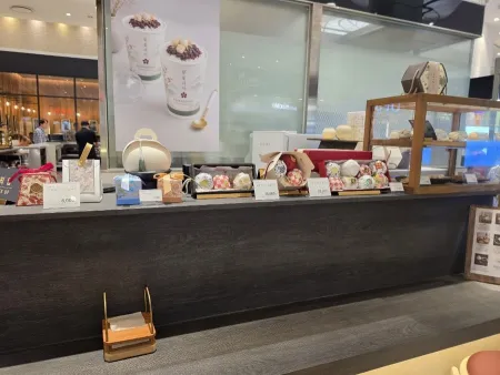 Pat Kkot Pida Lotte Department Store Gwangbok Branch