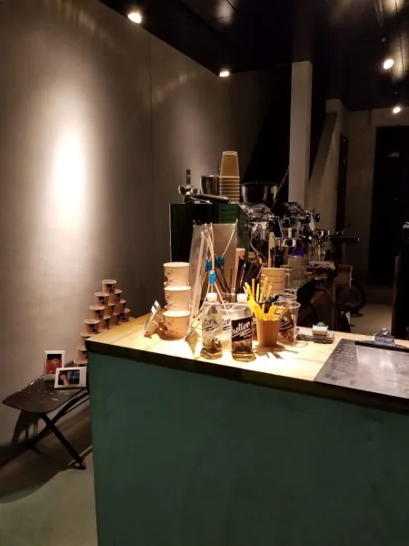 SHELTER coffee and vintage stand