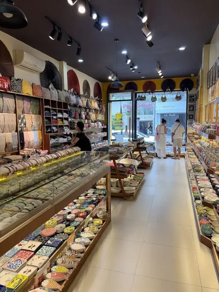 Cỏ May Coffee & Souvenir Shop
