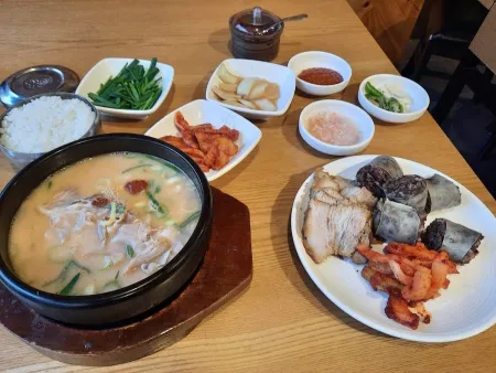 Damion Apgujeong Branch