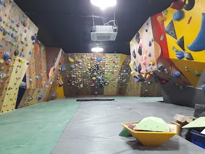 Jump Climbing Gym