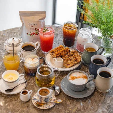 Son Soyeong Gallery & Cafe