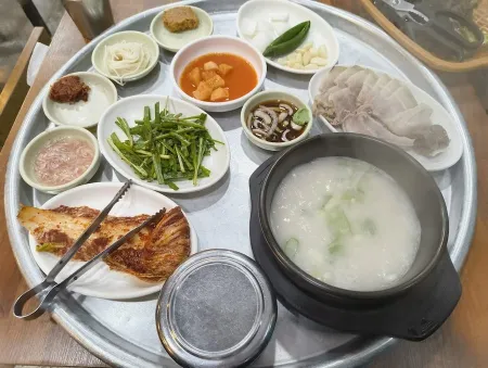 Dongmyeong Dwaeji Gukbap