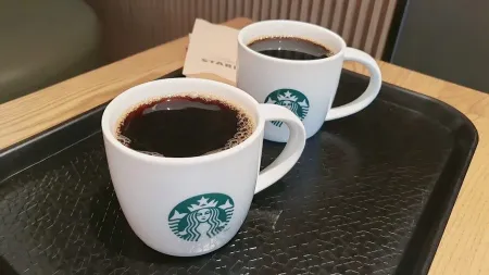 스타벅스 약수역점