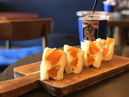 Holangii Cafe
