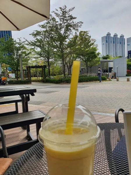 Ten percent Coffee