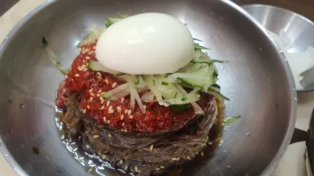Gyodong Naengmyeonjip