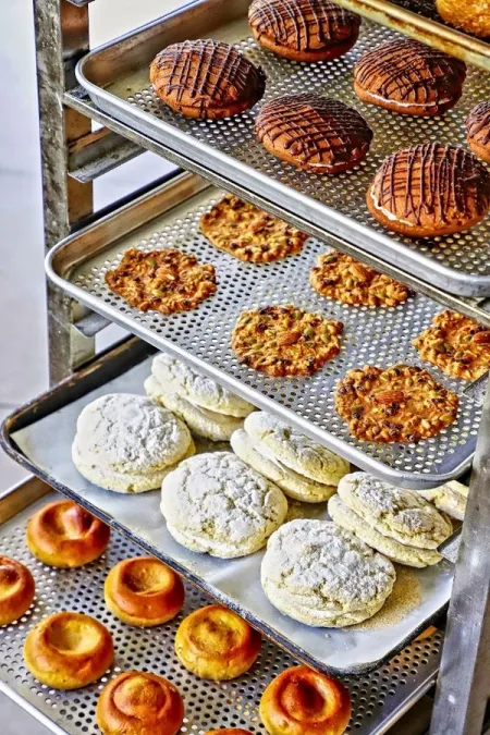Baking Bread Family Onammae