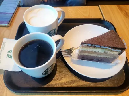 Starbucks Saejeol Station