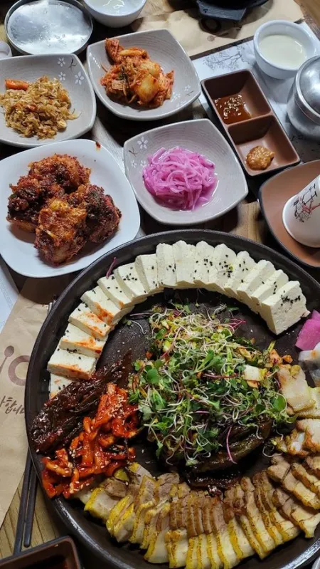 Heodulsun's Samgak Mandu