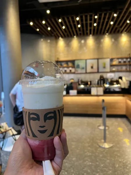 星巴克 弘大機場鐵路站店