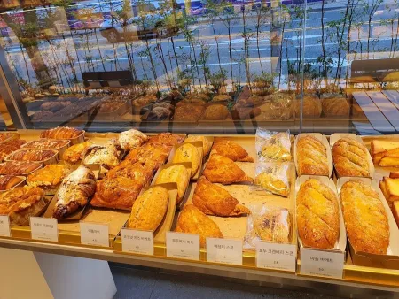 Gujayun Confectionery Busan City Hall Branch