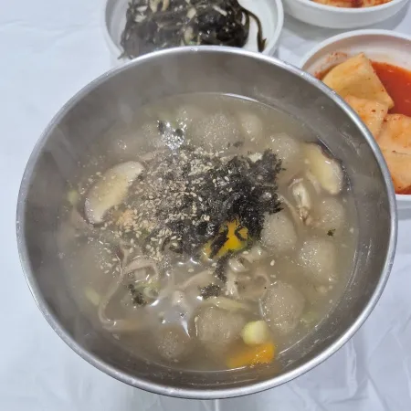 Manna Ongsimi Son Kalguksu