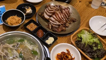Seosomun fire pork feet Busan daeyeondong points
