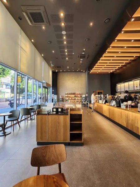 Starbucks Hanti Station