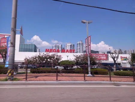 MEGA MART