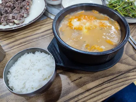 Hoho Dwaeji Sundae Gukbap Ori Nongwon