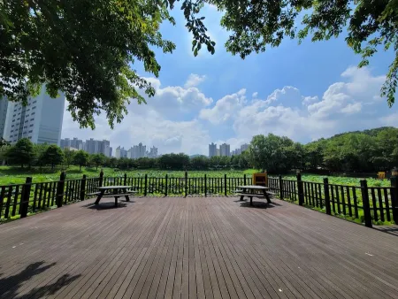 Cheonwang Neighborhood Park