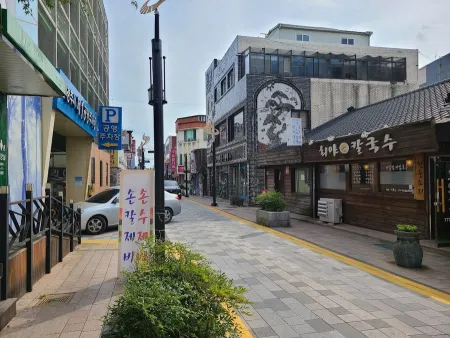Gyeongju Jeil Public Parking Lot