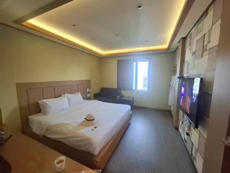 Jeju Hotel W Tapdong Branch, Jeju