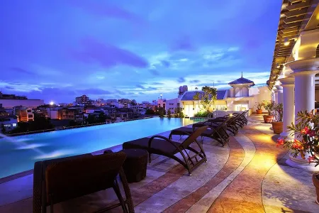 Nouvo City Hotel