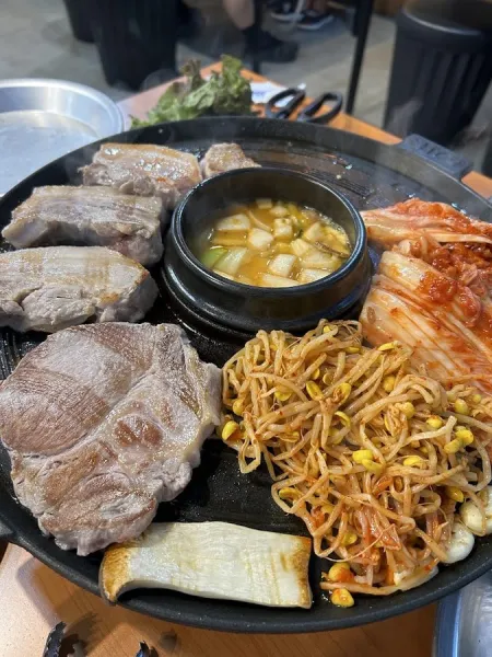 孝子洞鐵鍋蓋 首爾中溪店