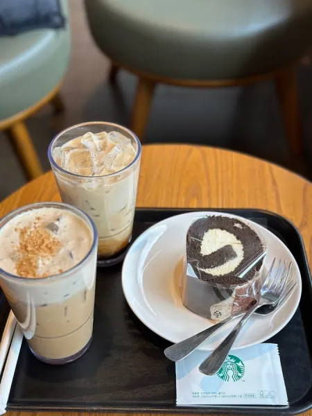 Starbucks Songpa Intersection