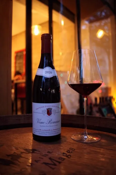 AU TOUR DU VIN