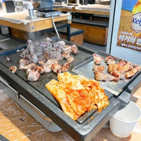 하남돼지집 가로수길점