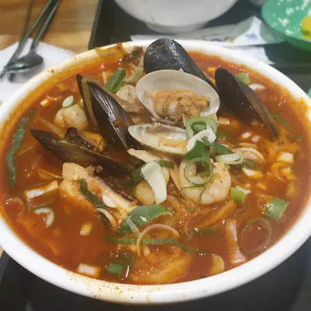 Busan Kkolttong Ramyeon