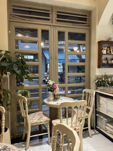 La Dulce Bakery & Coffee