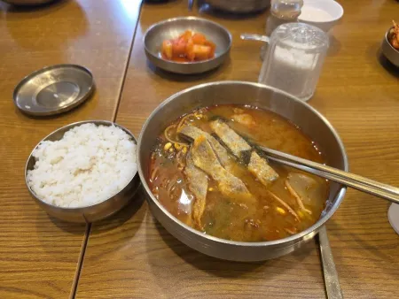 육전국밥 노량진역점