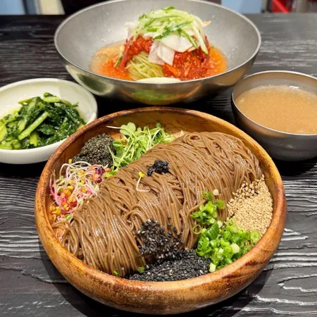 Lee Gwanbok Master Naengmyeon Times Square Branch