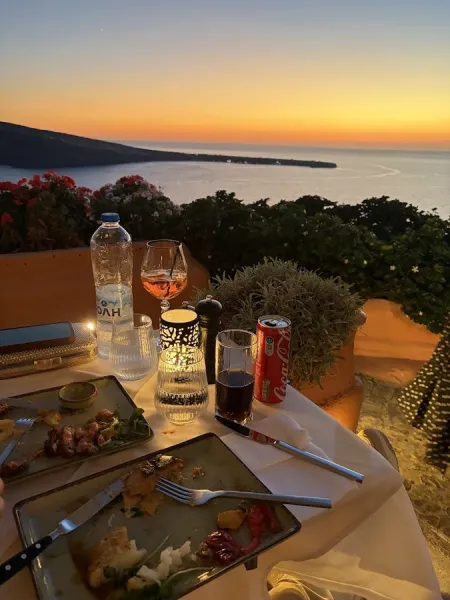 Kastro Oia Restaurant