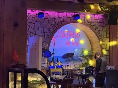 Lounge Beach Bar - Restaurant