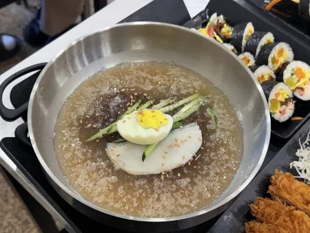 Uwol Gimbap