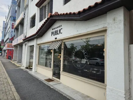 Bistro Public
