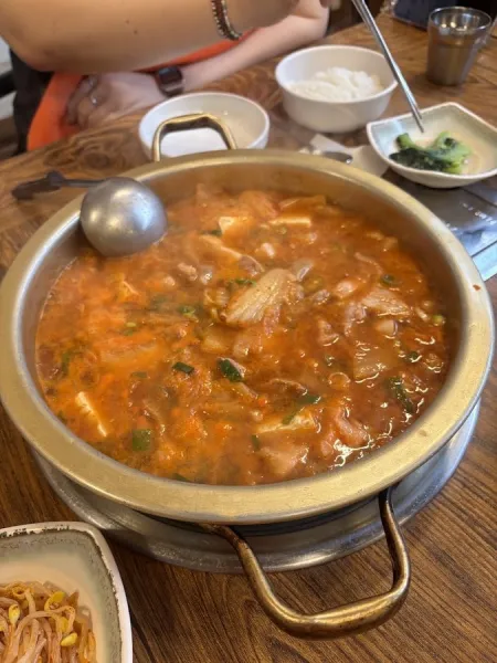 무쇠막김치찌개 논현본점