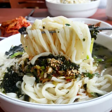 Donggok Wonjo Halmae Son Kalguksu