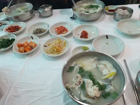 Yongwon Hoetjip