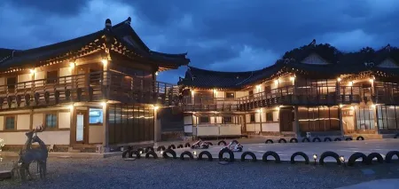 Gyeongju Pool Villa Gampo Hanok Pension