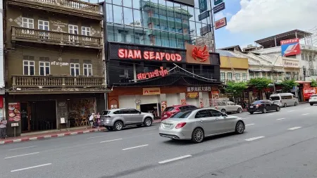 Cowabunga Pizzeria Bangkok