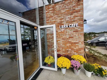 Lara Cafe