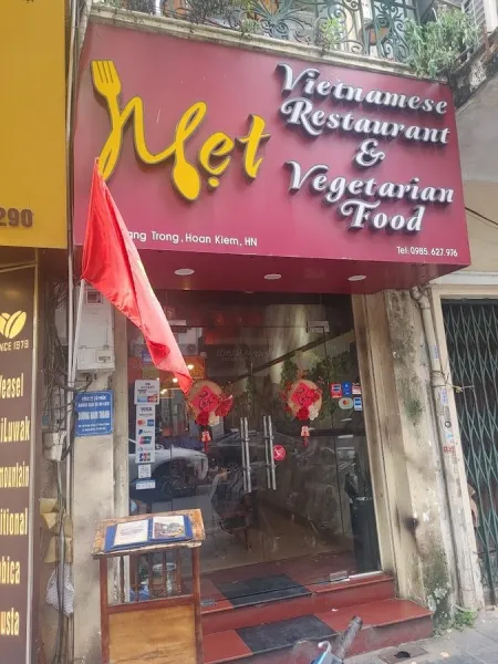 MẸT Vietnamese restaurant & Vegetarian Food 1