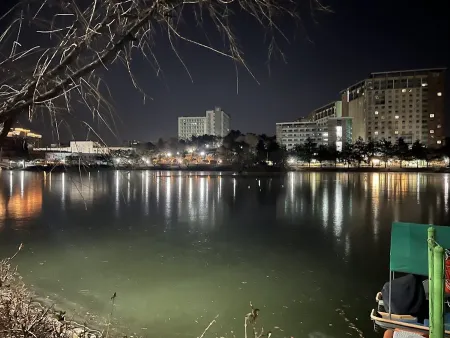 一鑑湖