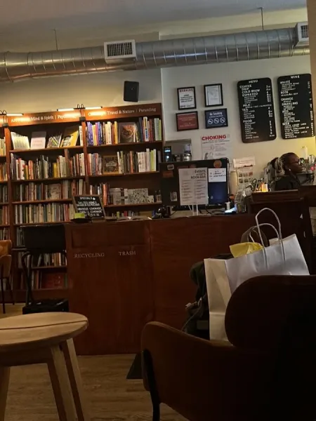 Liz's Book Bar
